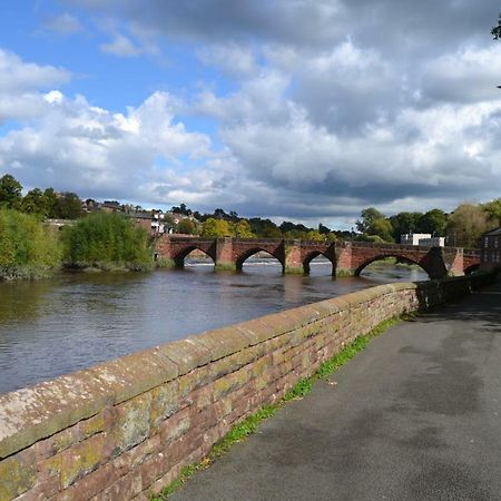 Charming 1 Bed Riverside Apartment チェスター エクステリア 写真